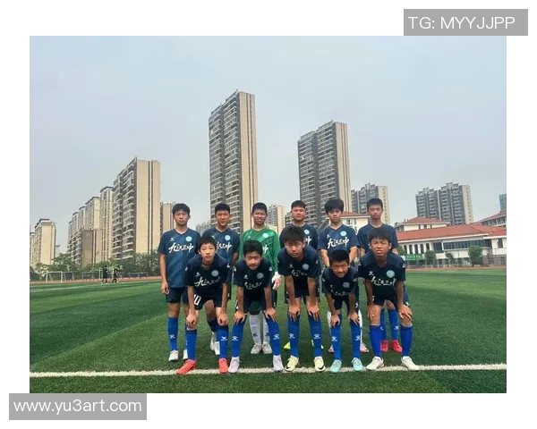 玉岩中学足球明星闪耀赛场展现青春活力与团队精神