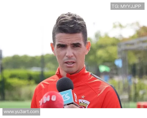 白色飞机头足球明星的传奇之路与场上风采的完美结合